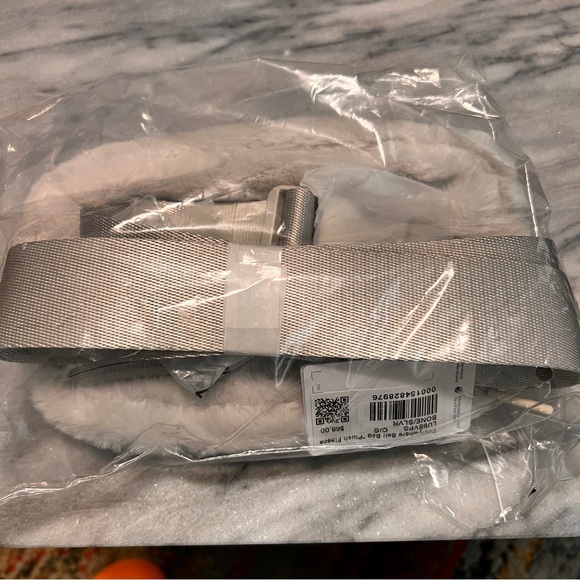 NWT Lululemon Silver/Bone Fleece Belt Bag - Picture 3 of 11